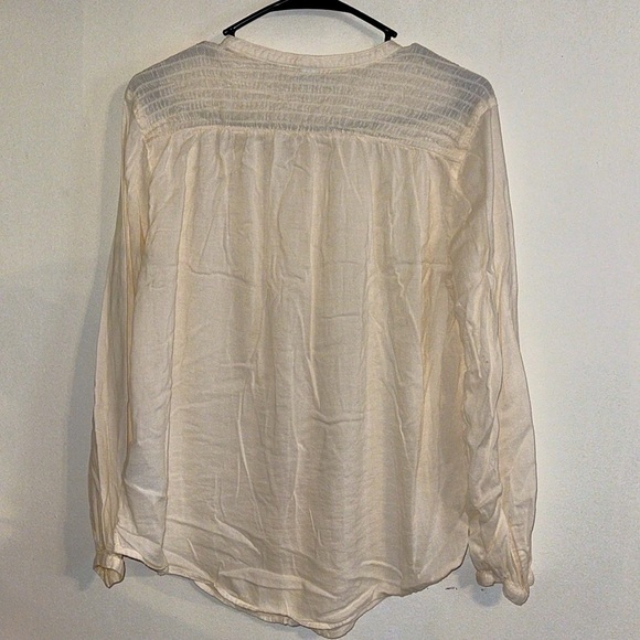 🌹OLD NAVY CREAM LONG SLEEVE BUTTON DOWN SHIRT - Picture 2 of 4